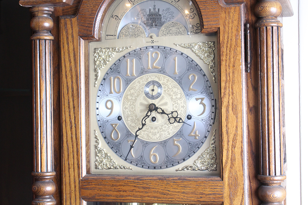 1983 Howard Miller Grandfather Clock