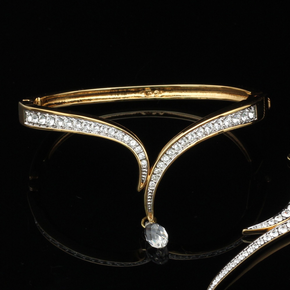 Swarovski Crystal Necklace, Bracelet, and Earring Set