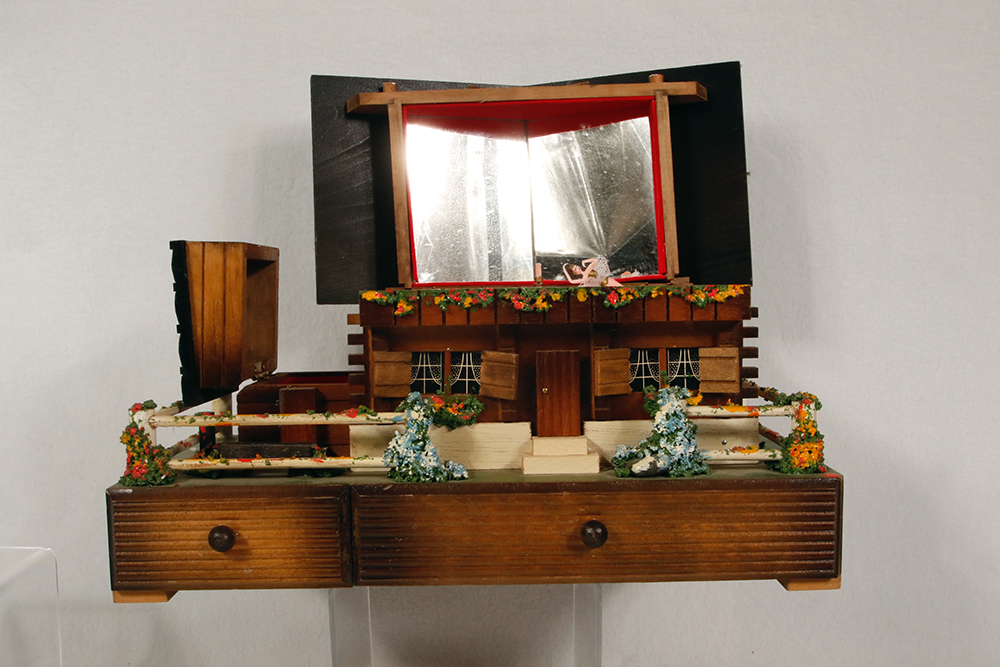 Swiss Chalet Music Boxes