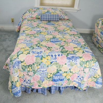 Twin Size Floral Bedspread with Plaid Skirt and Matching Bolster Pillow