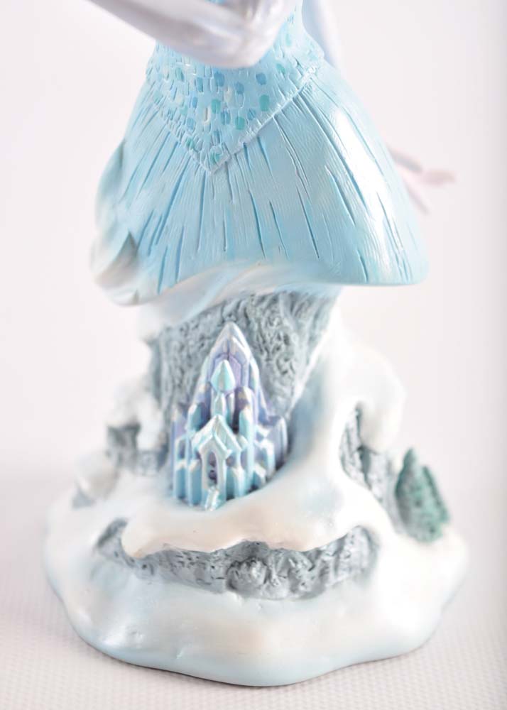 Disney Showcase Collection "Elsa" Figurine