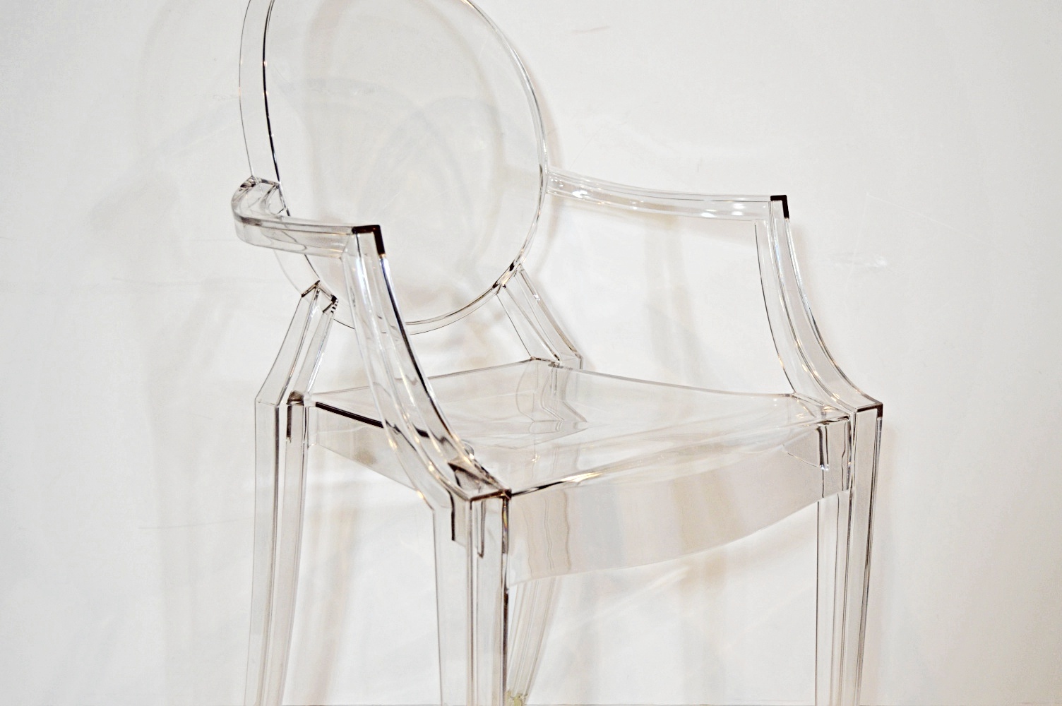 Kartell "Louis Ghost" Acrylic Chair by Philippe Starck