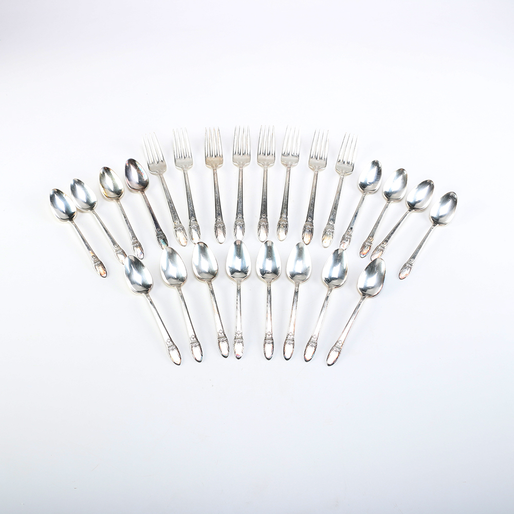 1847 Rogers Brothers "First Love" Silver Plate Set