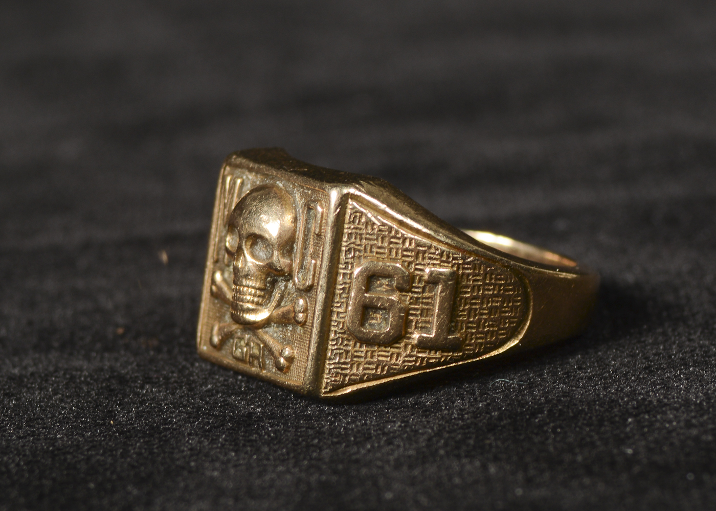 Vintage 10K Yellow Gold Medical School of Georgia Skull and Crossbones Class Ring