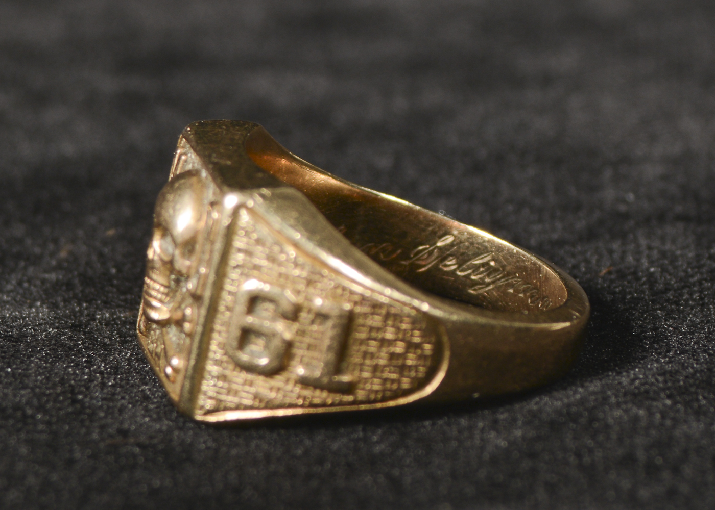 Vintage 10K Yellow Gold Medical School of Georgia Skull and Crossbones Class Ring