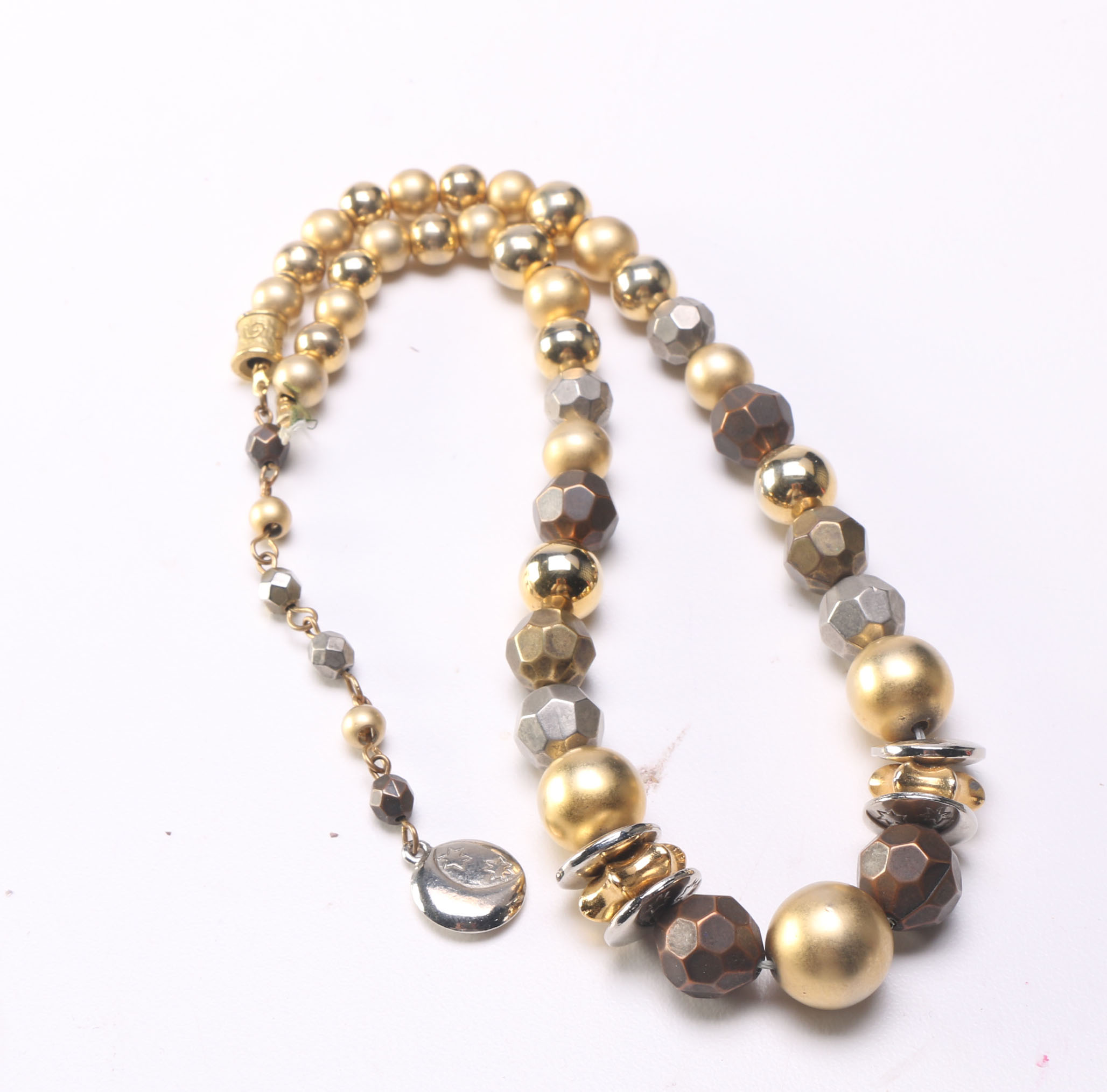 Assormtent of Costume Jewelry Necklaces