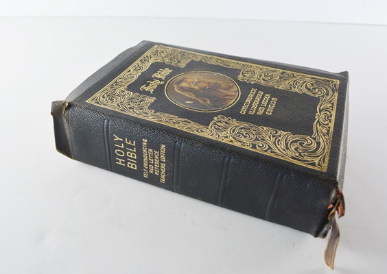 "The Holy Bible" Self Pronouncing, Red Letter, Reference, and Teachers Edition