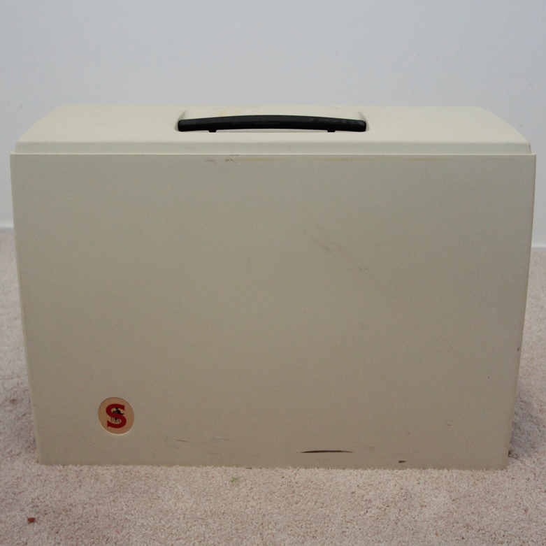 Vintage Singer 'Touch Tronic 2000' Memory Sewing Machine