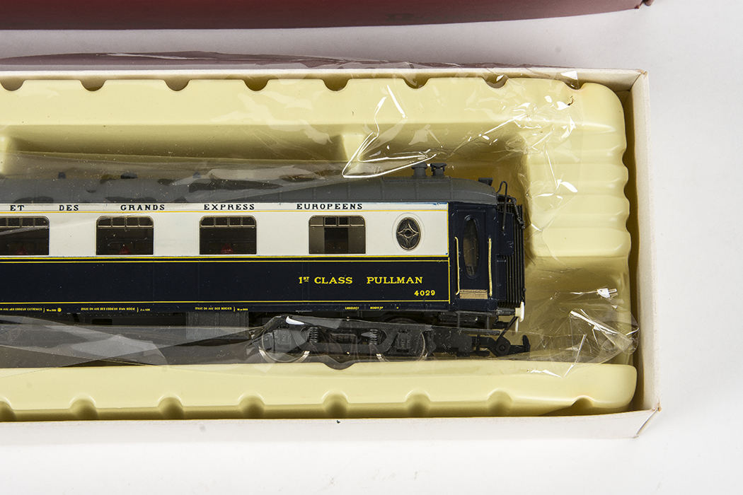Rivarossi HO Gauge CIWL Orient Express 1st Class Pullman Car