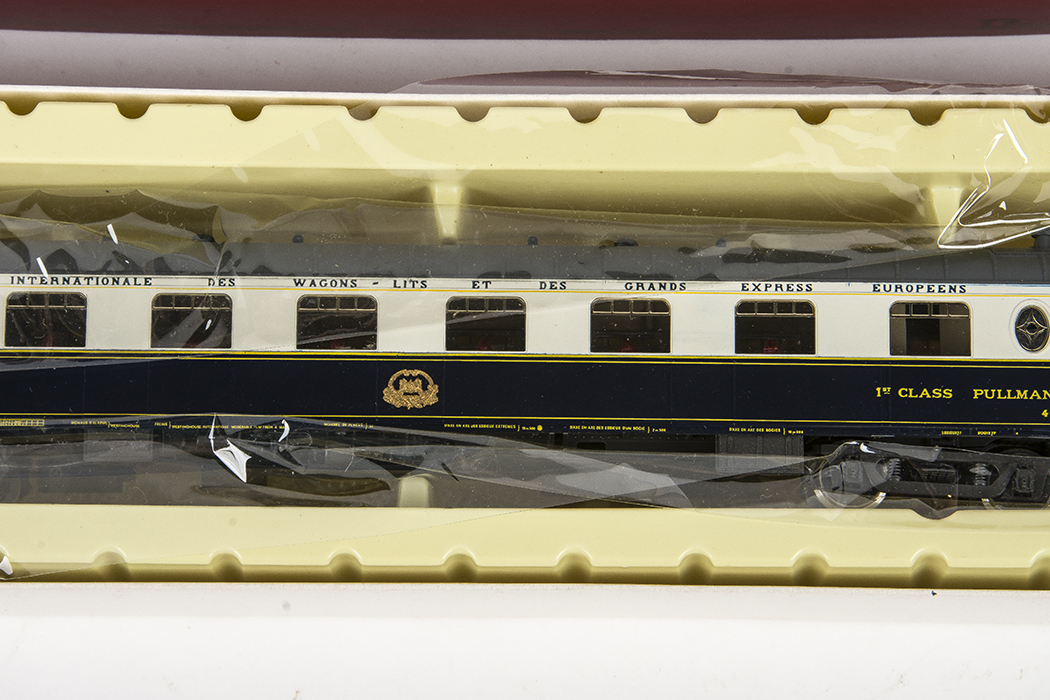 Rivarossi HO Gauge CIWL Orient Express 1st Class Pullman Car
