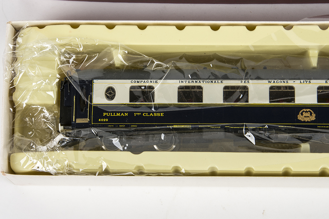 Rivarossi HO Gauge CIWL Orient Express 1st Class Pullman Car