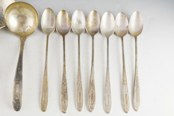 Silver Plated Utensils/Flatware Including Community "Grosvenor" Utensils
