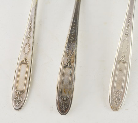 Silver Plated Utensils/Flatware Including Community "Grosvenor" Utensils