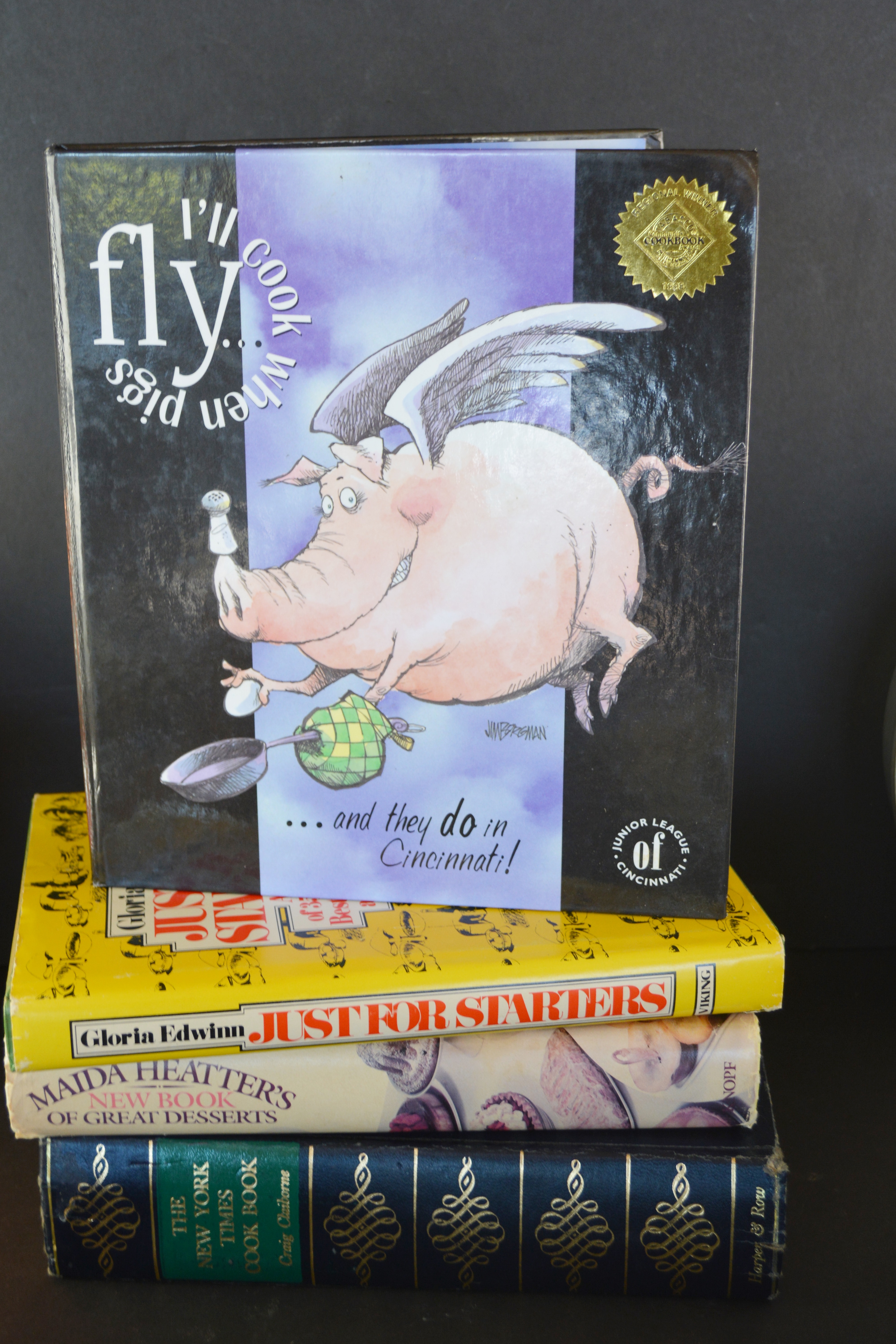 Kitchen Mixing Bowls and Gadgets