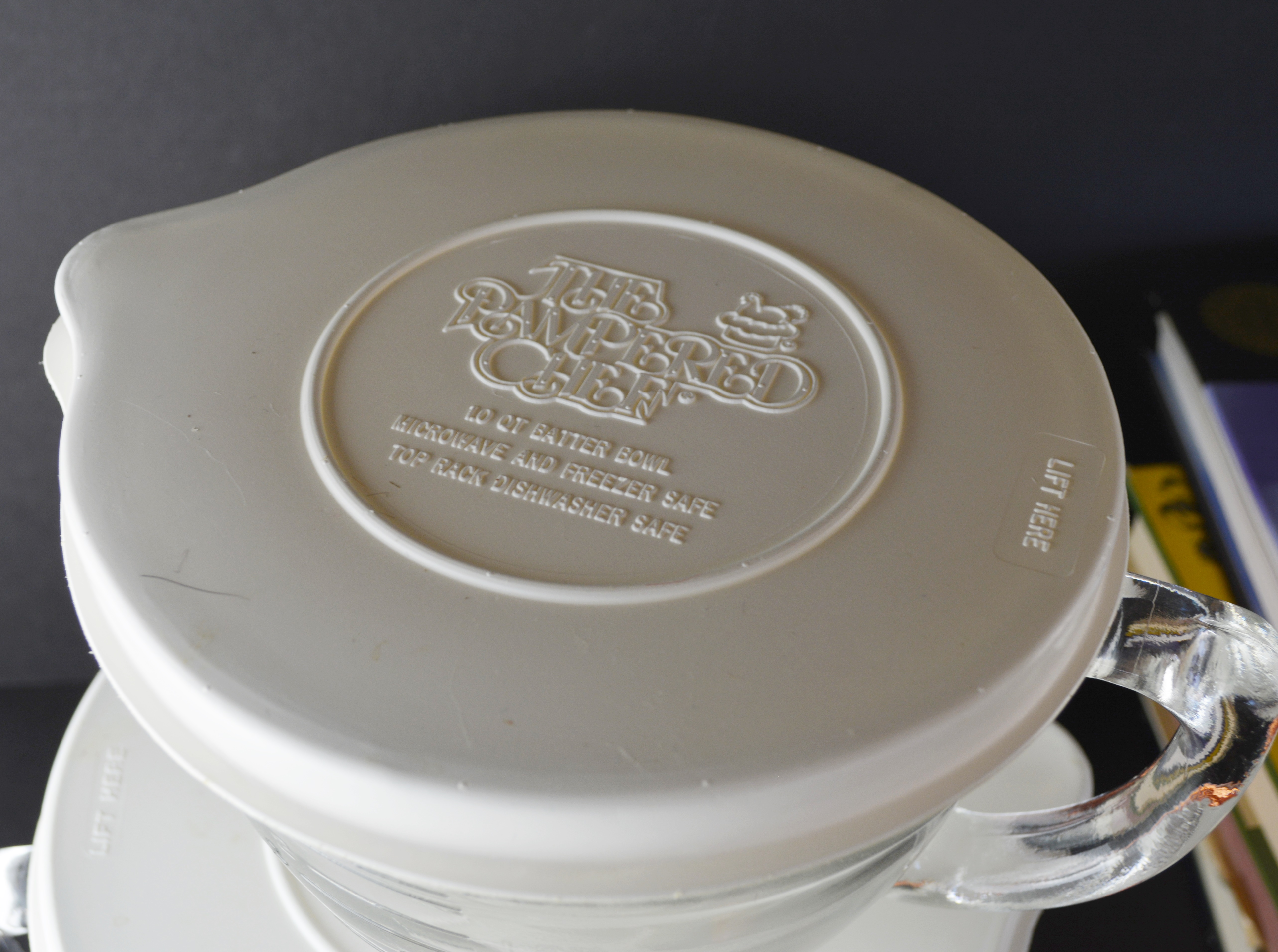 Kitchen Mixing Bowls and Gadgets