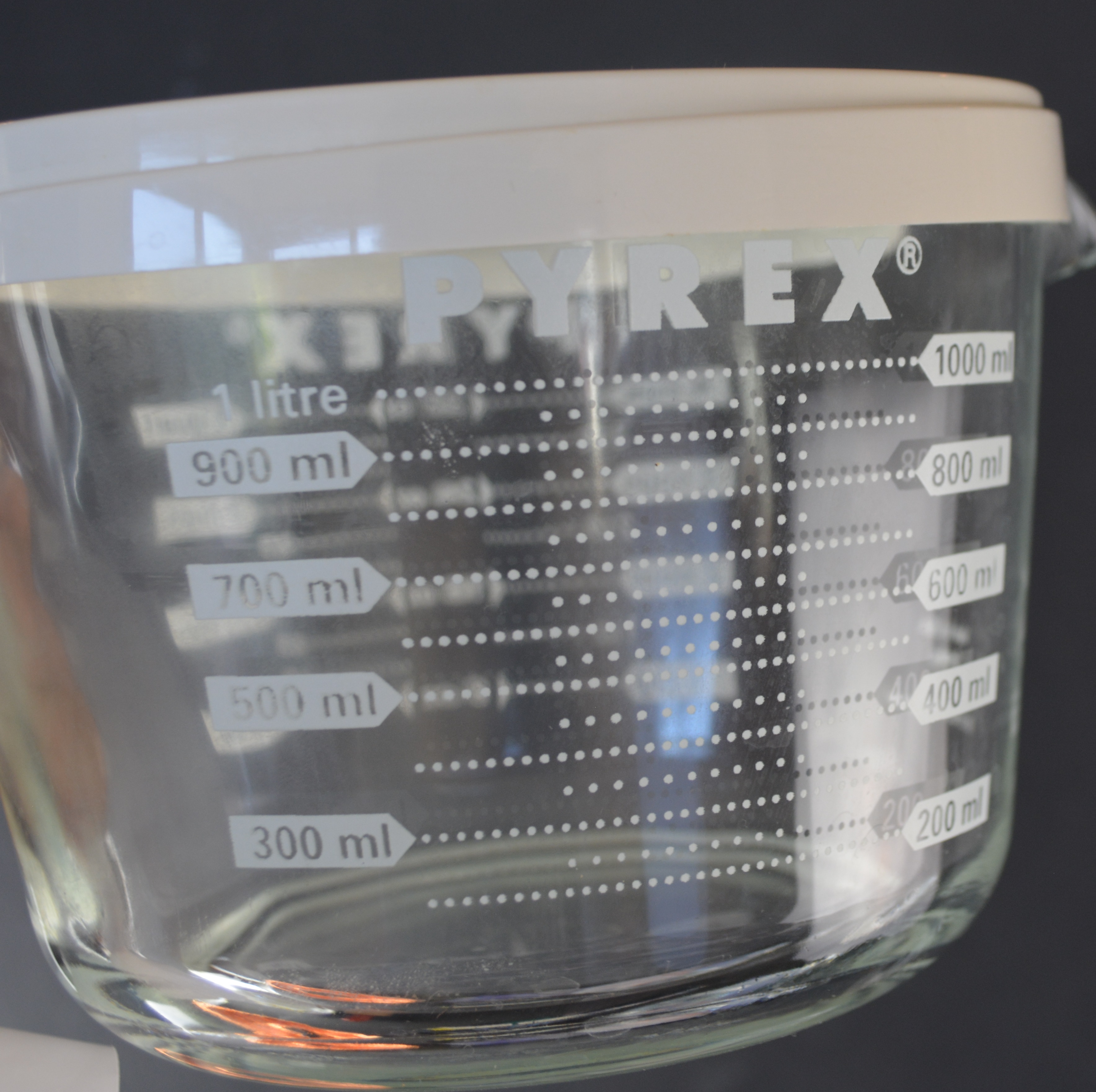 Kitchen Mixing Bowls and Gadgets