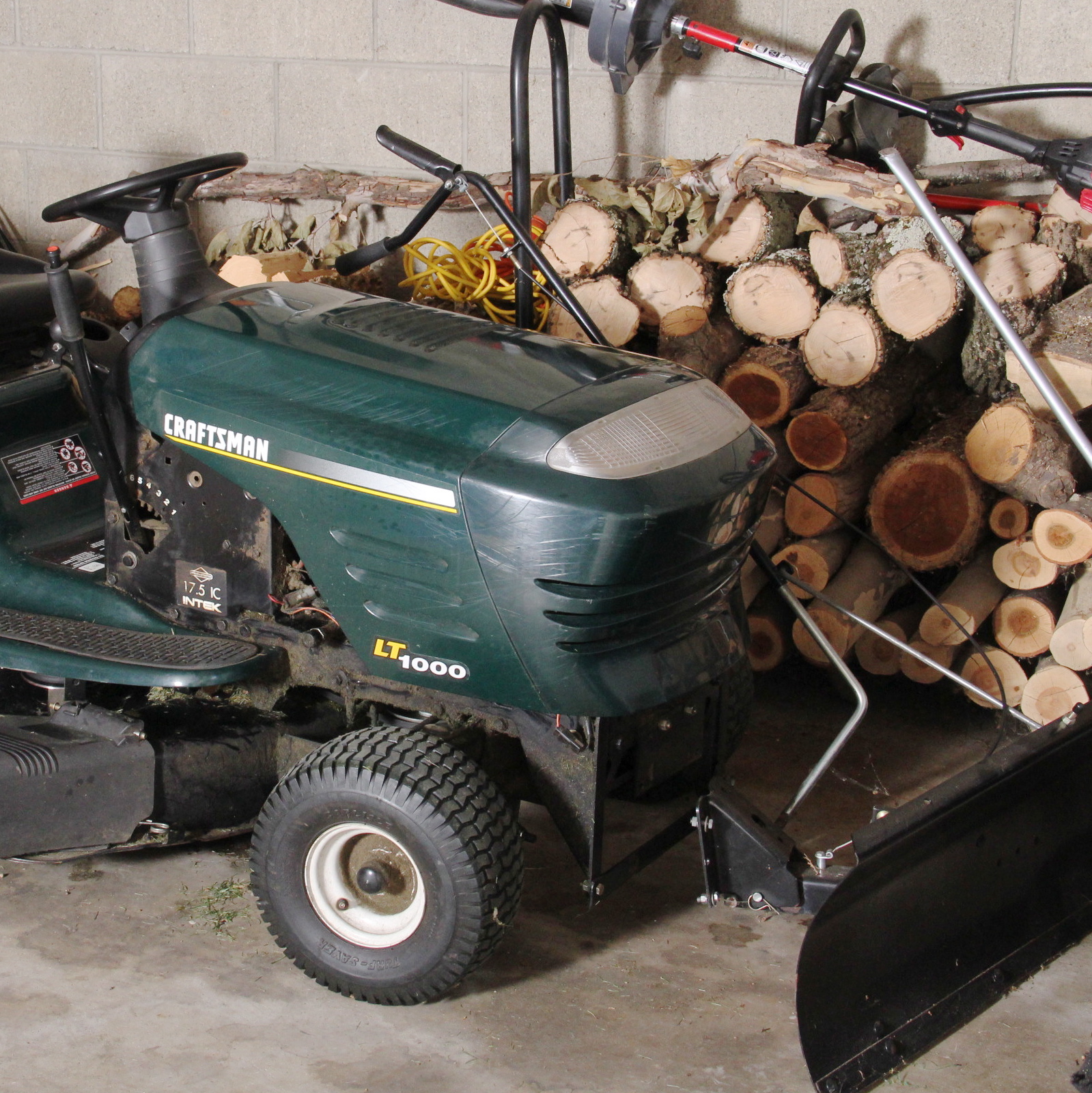 Craftsman LT1000 42" Riding Lawnmower and Snow Plow Attachment