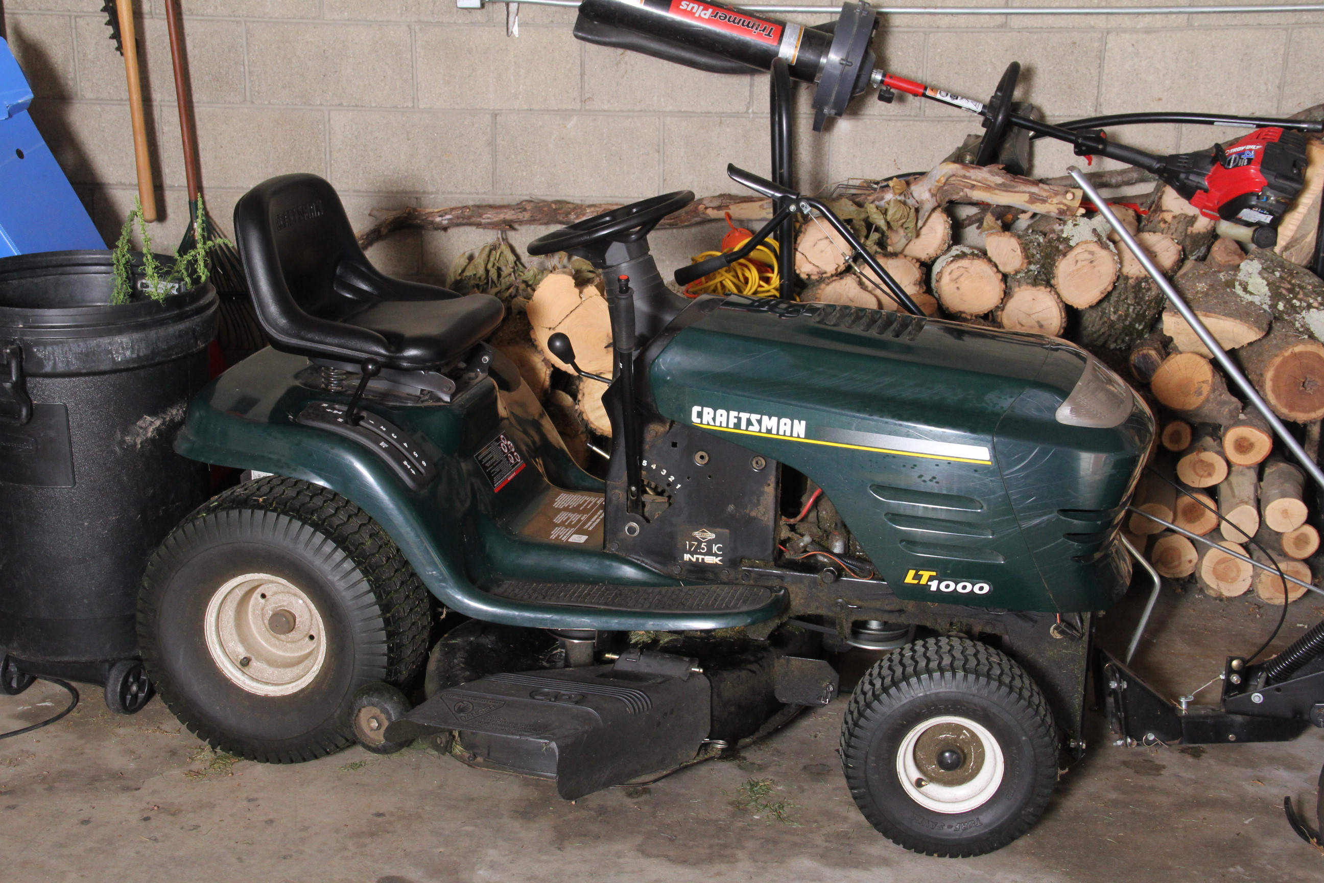 Craftsman LT1000 42" Riding Lawnmower and Snow Plow Attachment