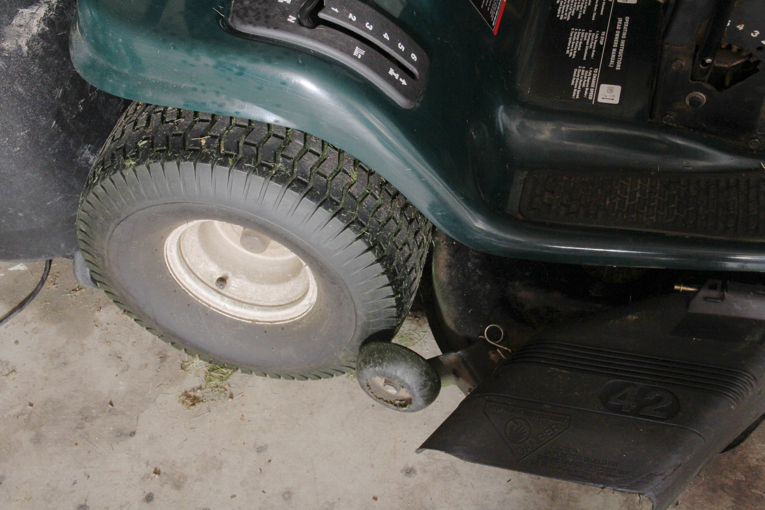 Craftsman LT1000 42" Riding Lawnmower and Snow Plow Attachment