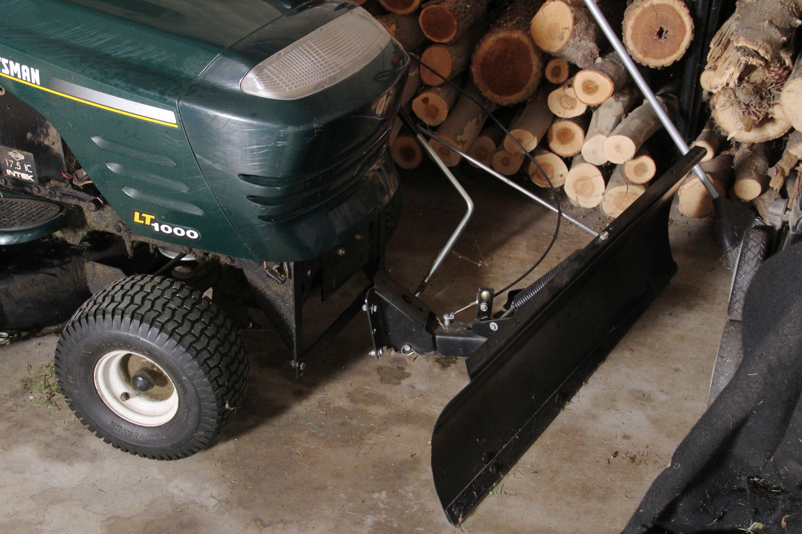 Craftsman LT1000 42" Riding Lawnmower and Snow Plow Attachment