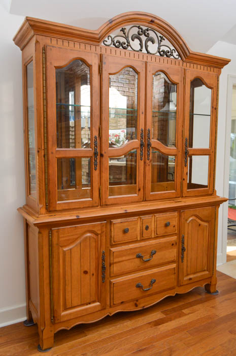 Broyhill Furniture Pine China Cabinet