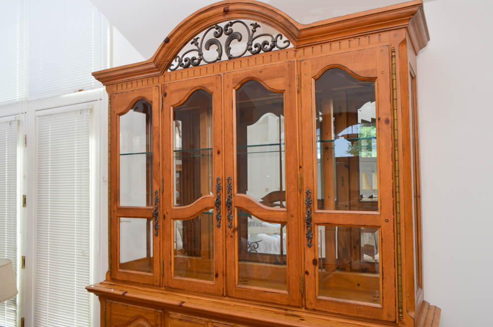 Broyhill Furniture Pine China Cabinet