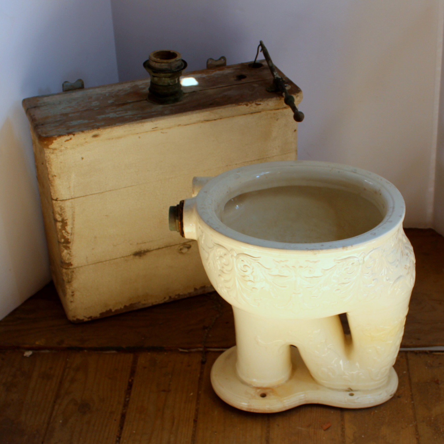 Antique Elephant Bowl Toilet and Wall-Mount Tank