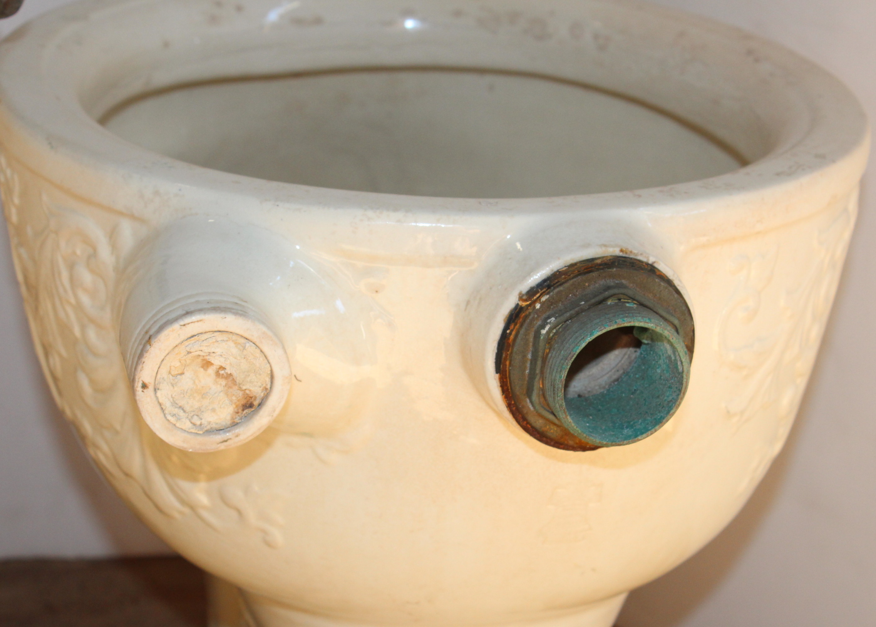 Antique Elephant Bowl Toilet and Wall-Mount Tank