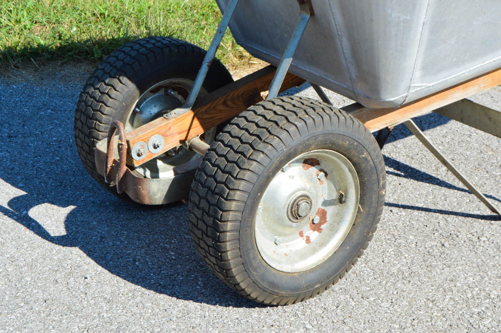 Large Wheelbarrow with Aluminum Tub EBTH