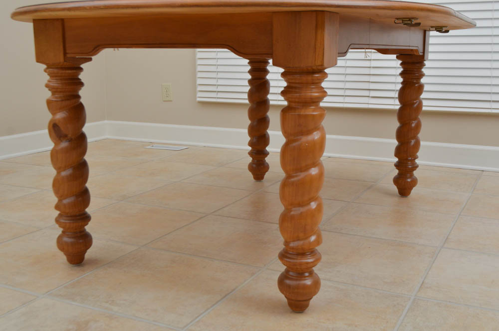 Broyhill Pine Dining Table and Six Chairs