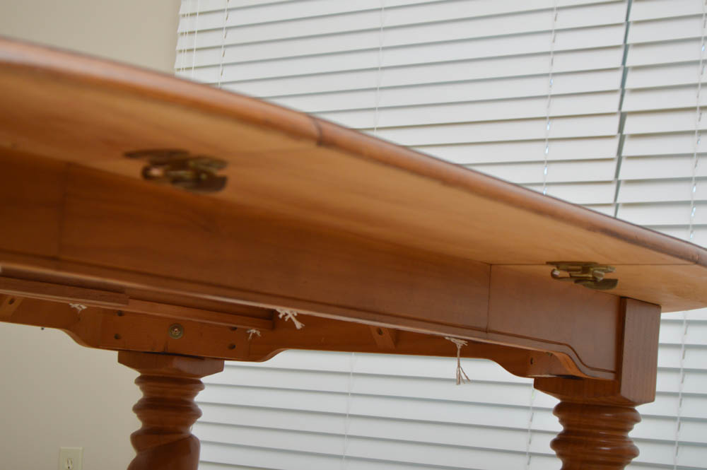 Broyhill Pine Dining Table and Six Chairs