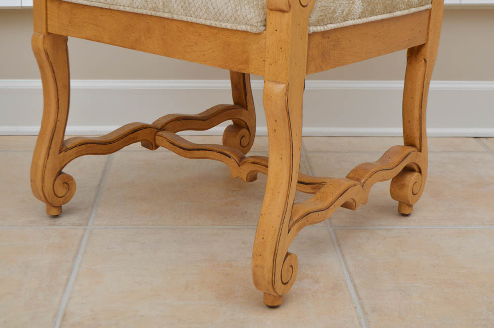 Broyhill Pine Dining Table and Six Chairs