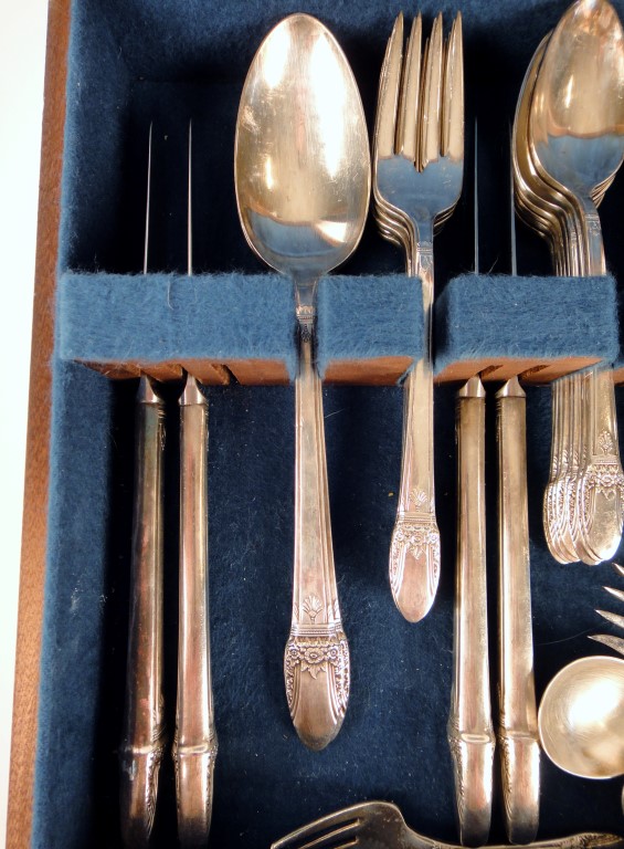 1847 Rogers Brothers "First Love" Silverplate Flatware