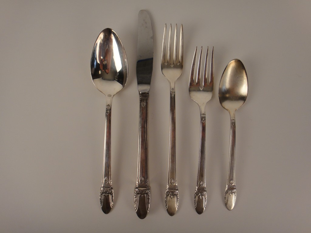 1847 Rogers Brothers "First Love" Silverplate Flatware