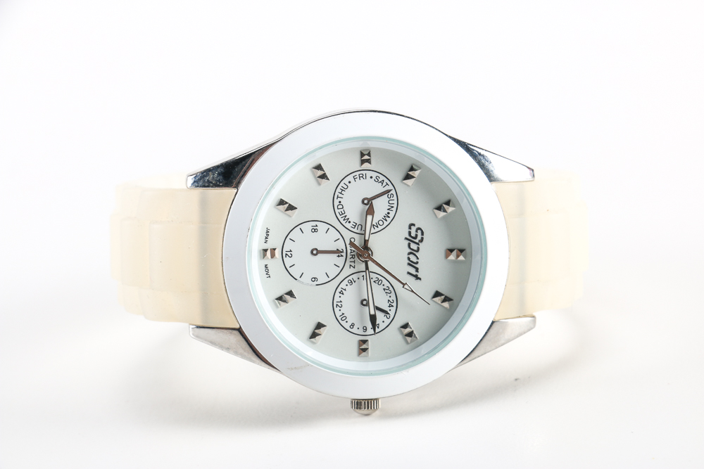 A Collection of Costume Jewelry Pieces