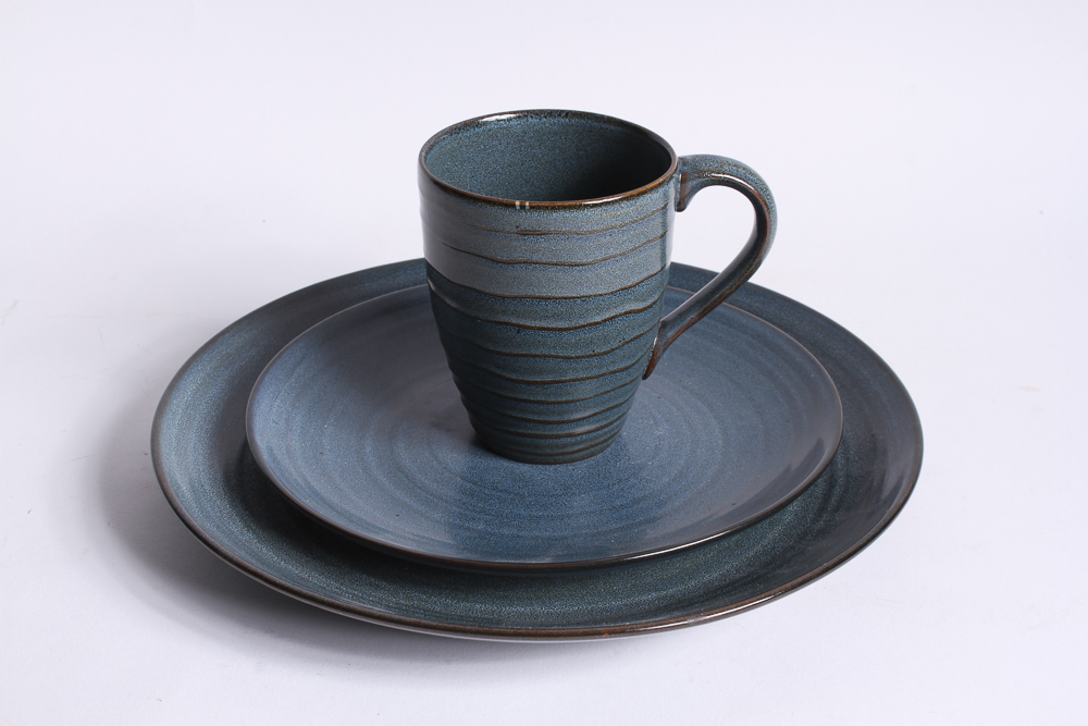 Stoneware Plates and Mugs in Earth Tone Glazes