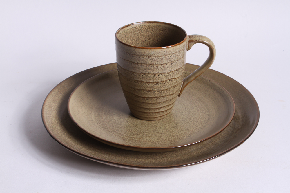 Stoneware Plates and Mugs in Earth Tone Glazes