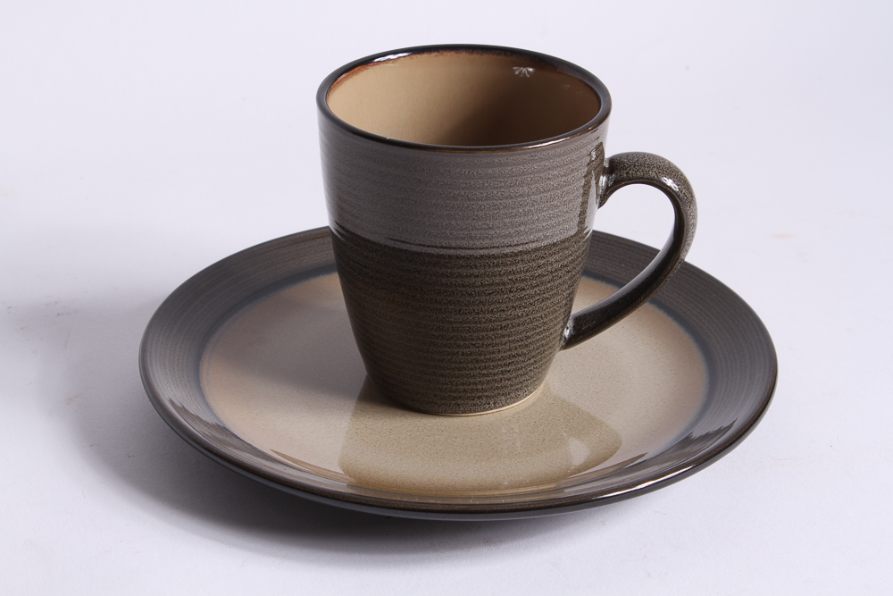 Stoneware Plates and Mugs in Earth Tone Glazes
