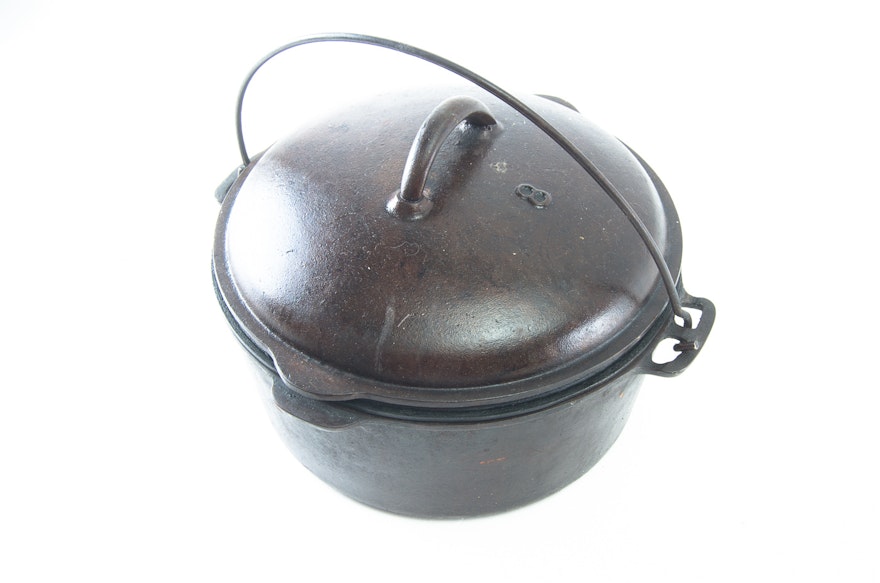 Vintage Wagner Ware Cast Iron Dutch Oven