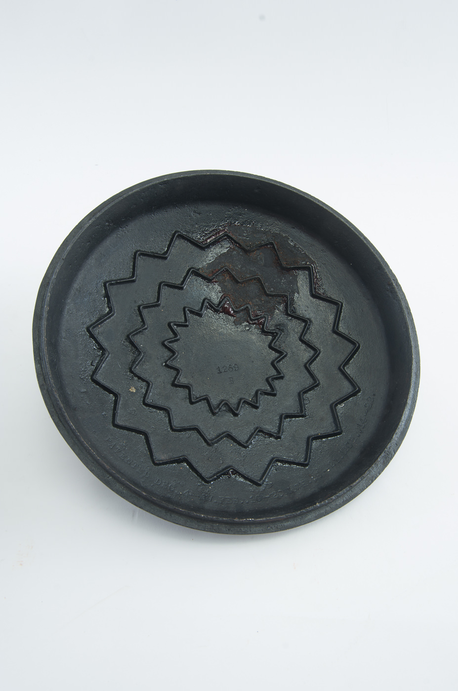 Vintage Wagner Ware Cast Iron Dutch Oven