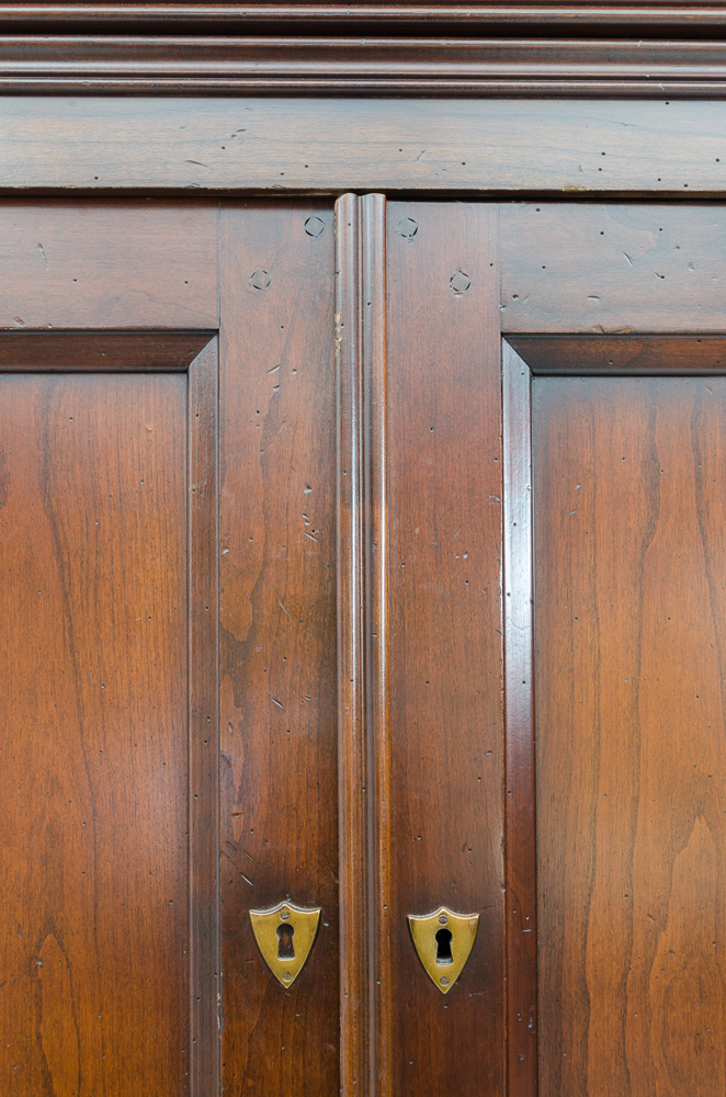 Wooden Cabinet with Hinged Top Moulding