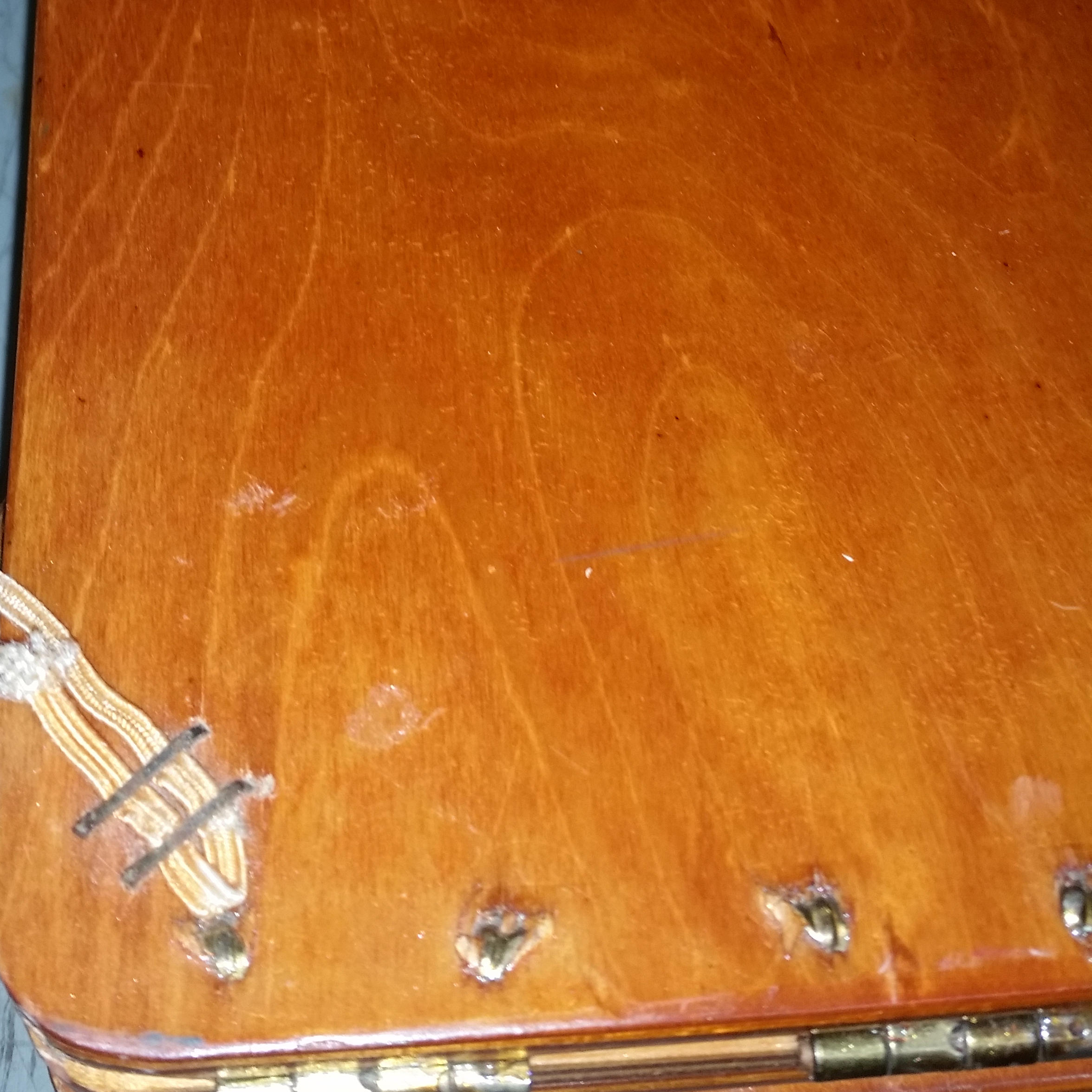 Vintage Better Sleep Inc. Linen Lift