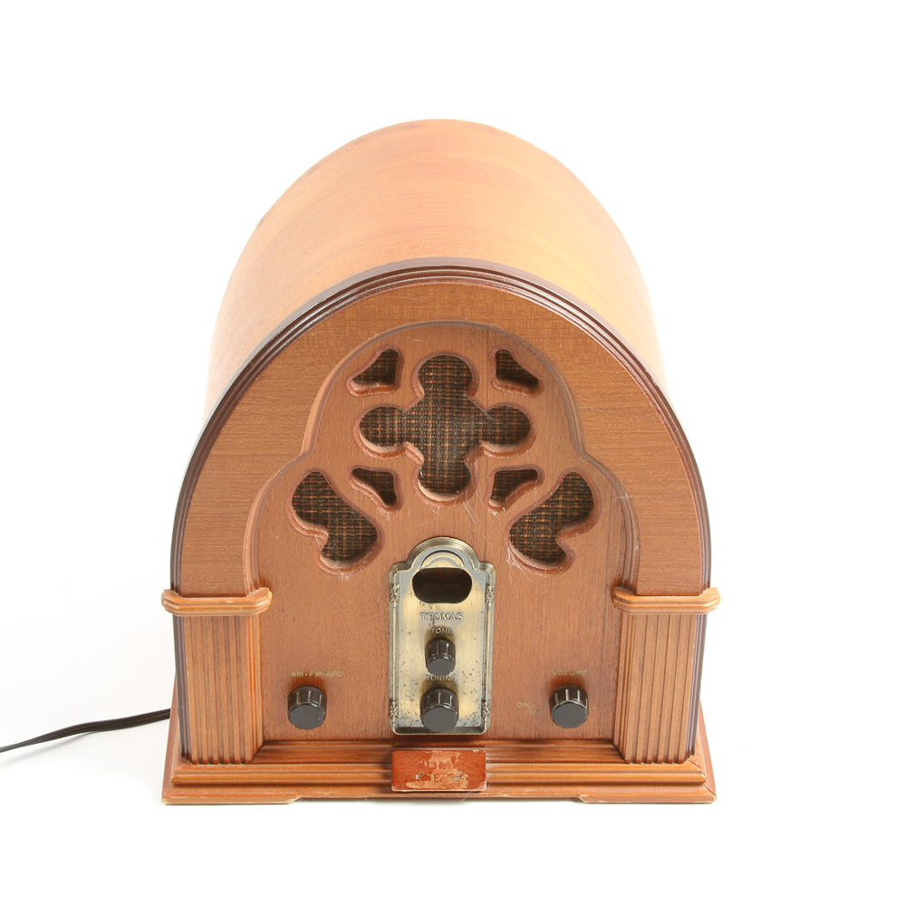 Vintage Replica 1932 Cathedral Style Radio