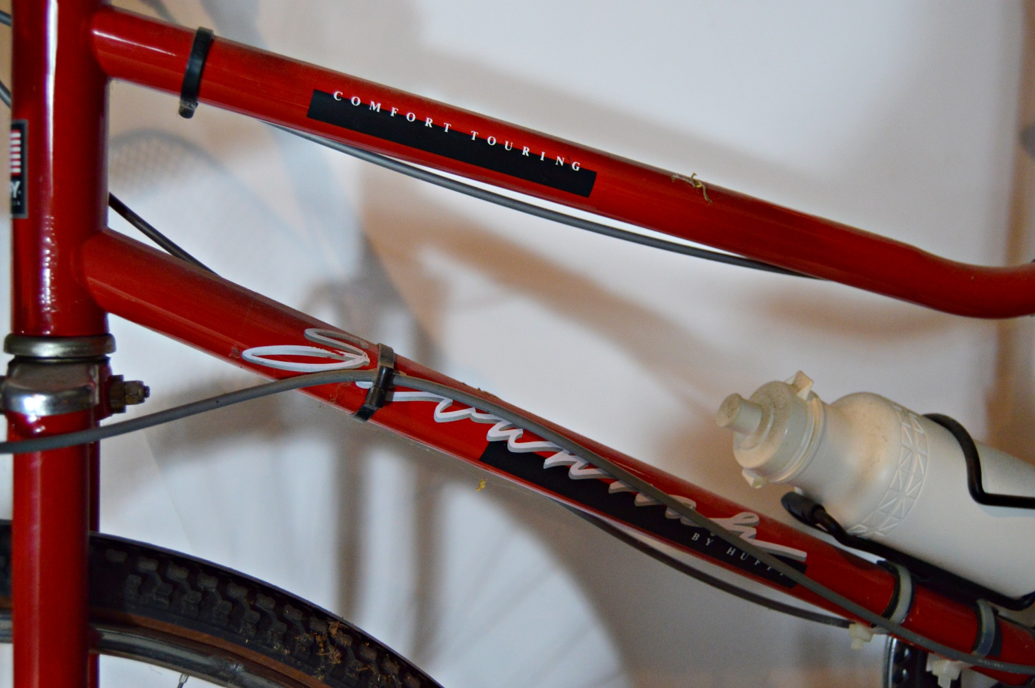 Huffy "Savannah" Comfort Touring Bicycle with Giro Helmet