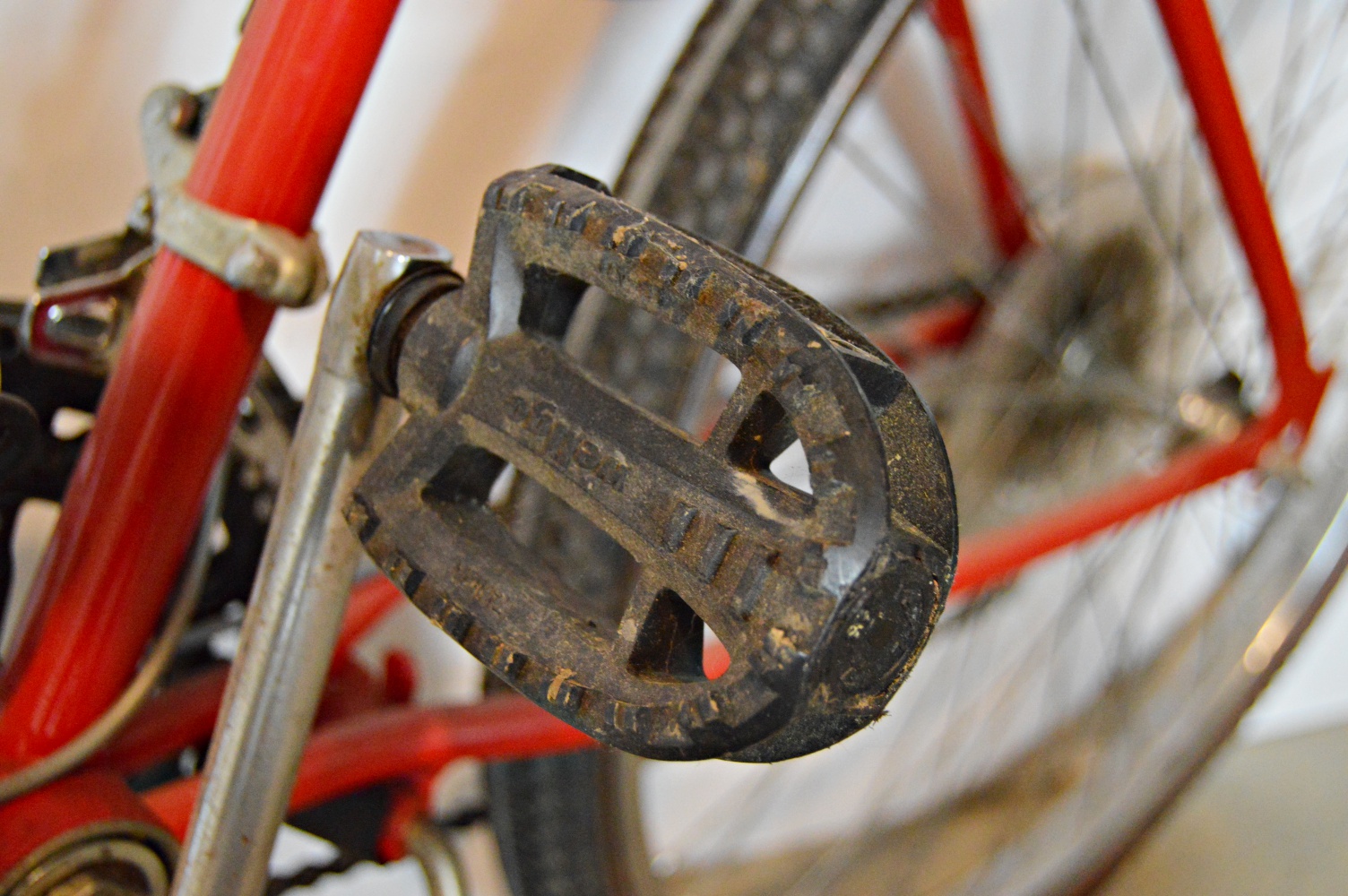 Huffy "Savannah" Comfort Touring Bicycle with Giro Helmet