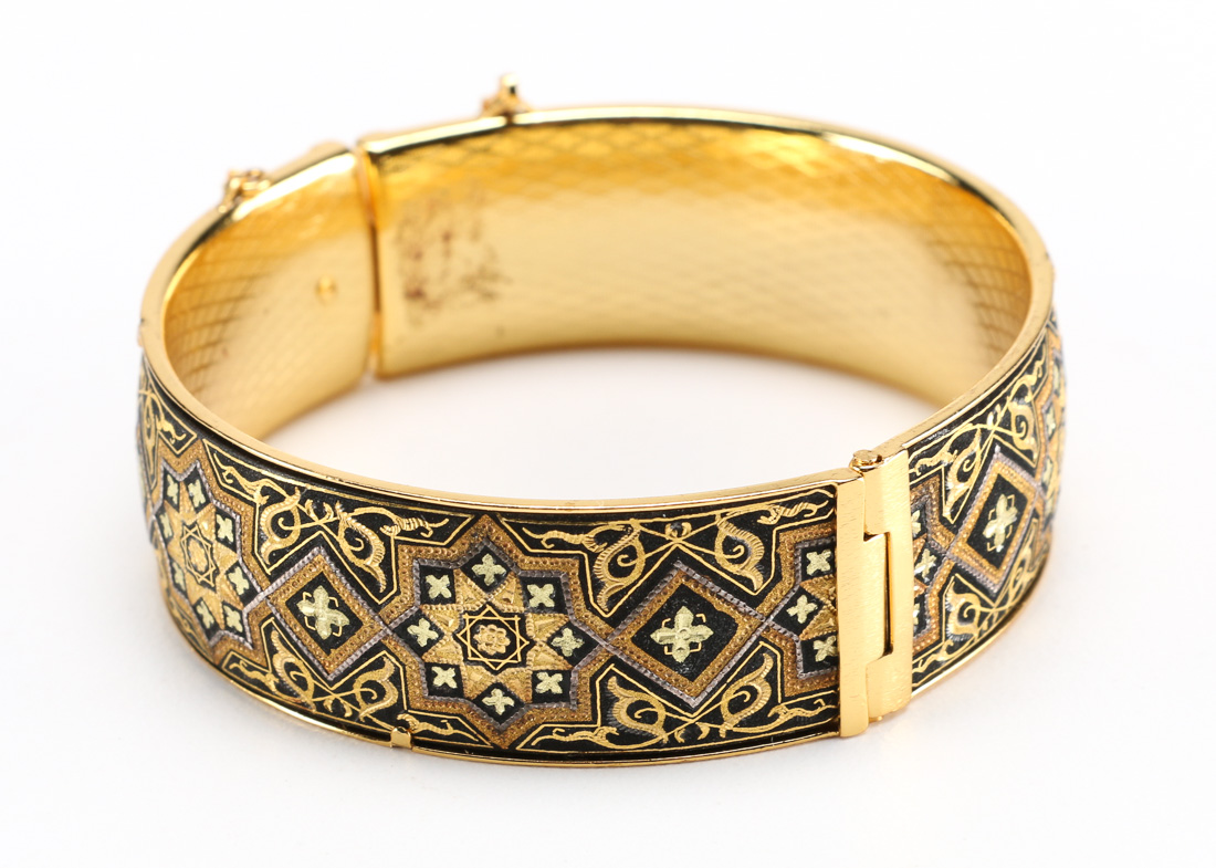 Vintage Gold Tone Damascene Bangle Bracelet