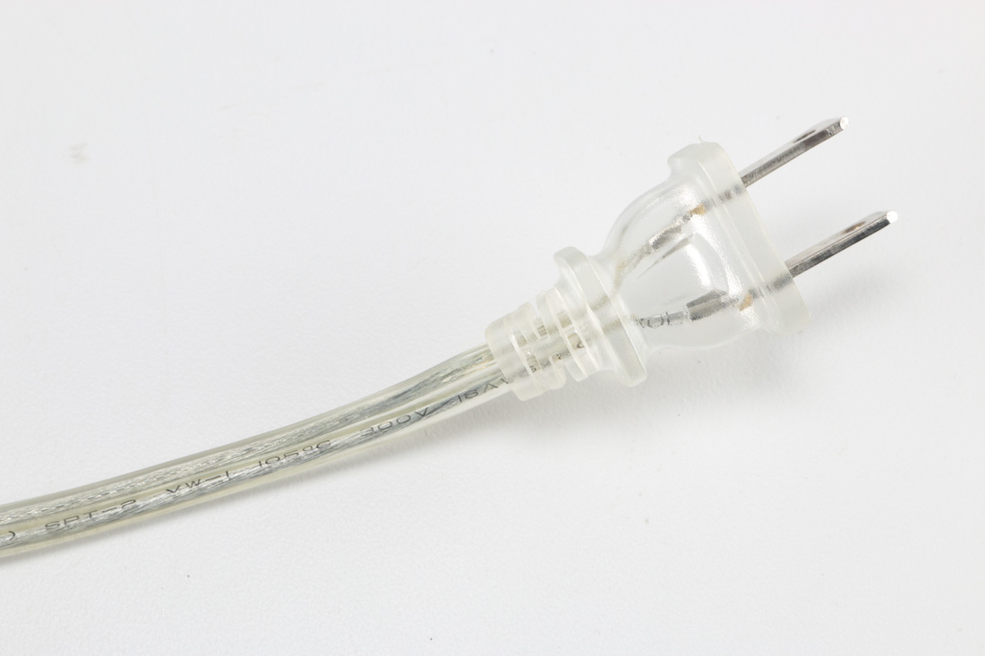 Modern Style Metal Lamp with Black Body