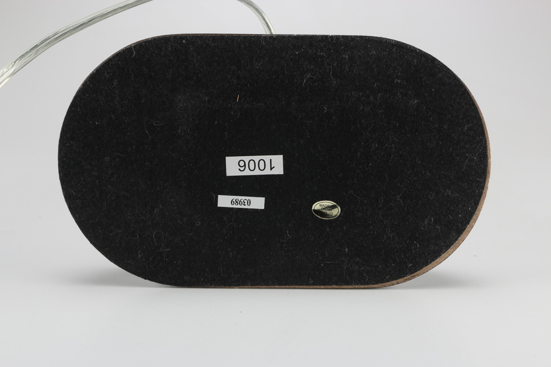 Modern Style Metal Lamp with Black Body