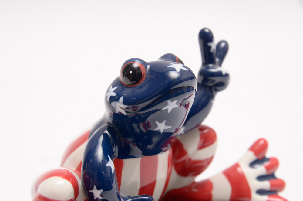 "Proud to Be An American Frog" Peace Frogs Figurine