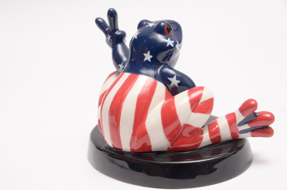 "Proud to Be An American Frog" Peace Frogs Figurine